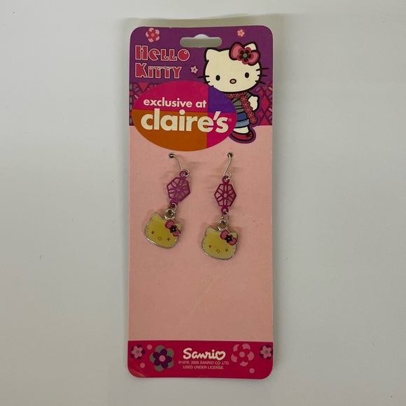Sanrio Hello Kitty jewelry/toothbrush bundle 30th Anniversary - Picture 4 of 4